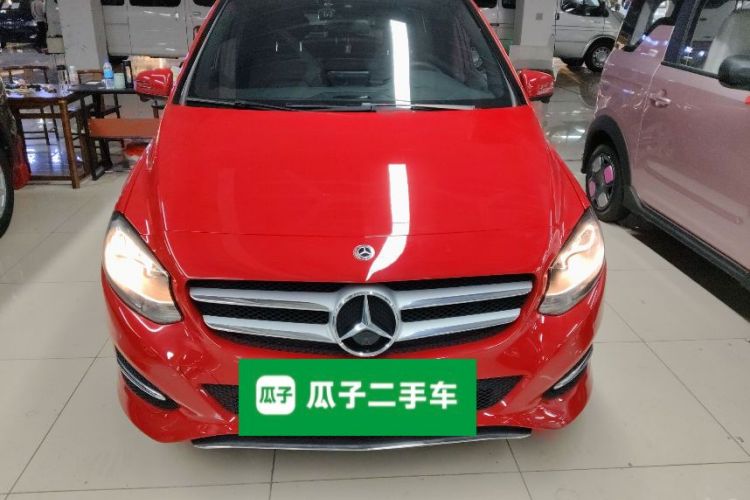 奔驰B级 2017款 B 200 动感型车身外观2