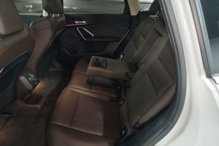 宝马iX1 2023款 eDrive25L X设计套装中控内饰21