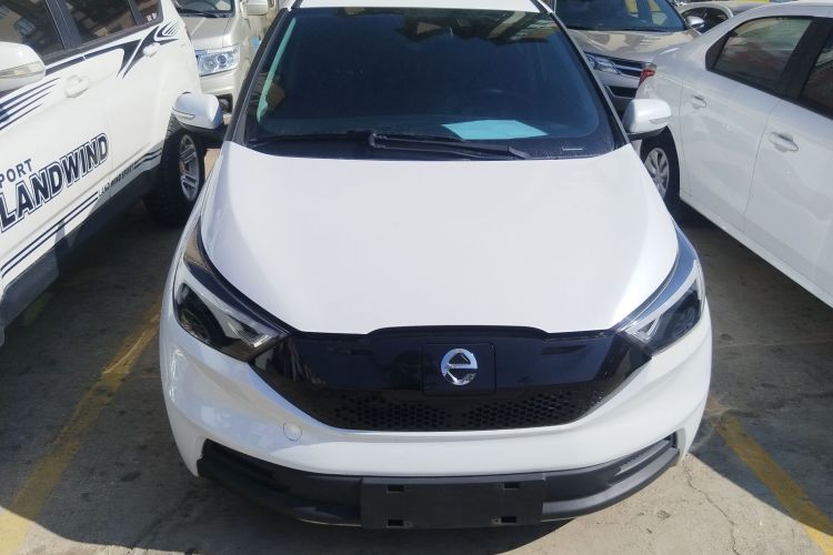 江铃集团新能源 易至EV3 2022款 小雷达悦跑型车身外观2