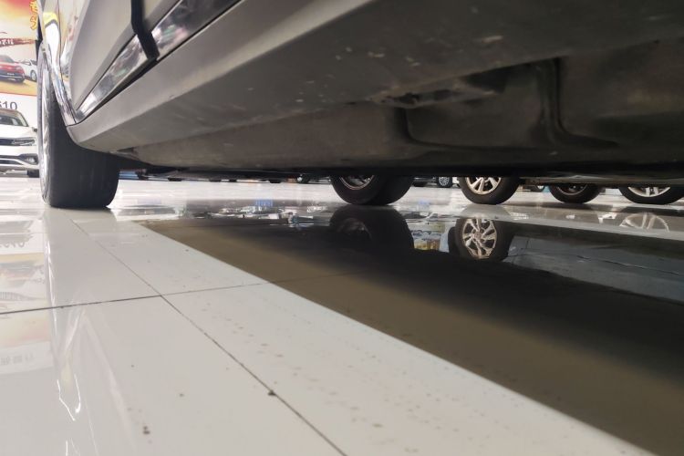 保时捷 2021款 Macan 2.0T机舱底盘30