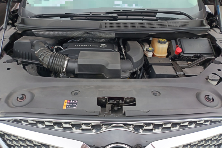 别克GL8 2021款 Avenir艾维亚 六座贤礼版机舱底盘24