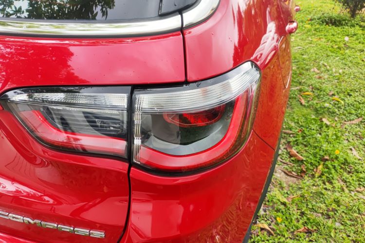 Jeep 指南者 2020款 220T 自动精英版车身外观6006