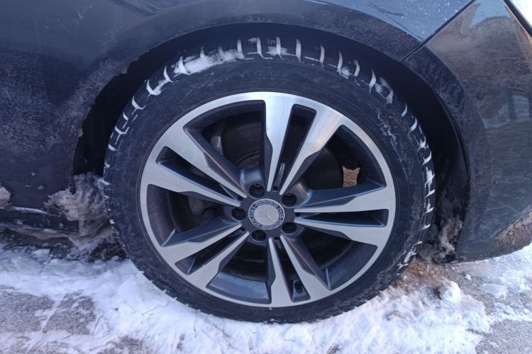 奔驰E级 2014款 E 260 L 运动型车身外观10