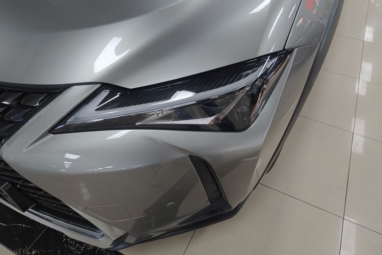 雷克萨斯UX 2020款 260h 探·酷版局部细节36