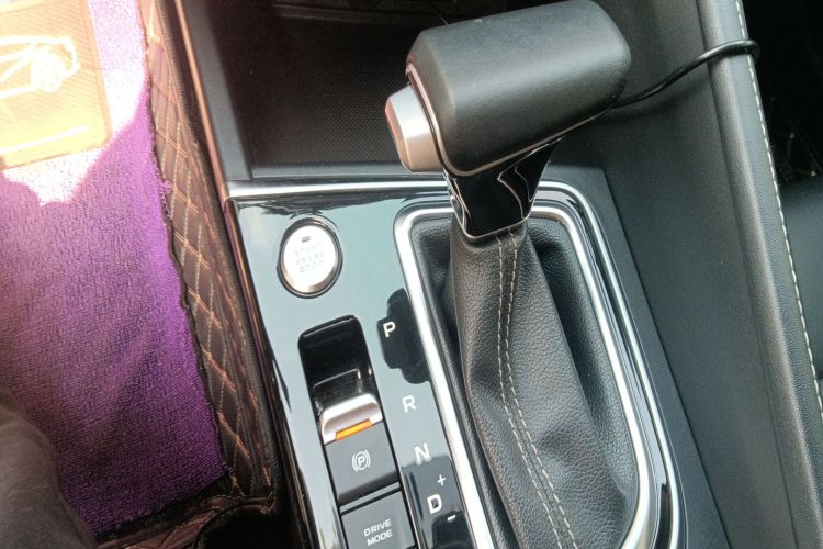 长安 逸动 2020款 PLUS 蓝鲸NE 1.4T GDI DCT尊贵型中控内饰18