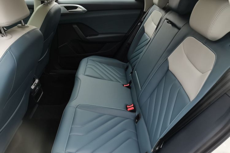 大众 途岳 2024款 300TSI 两驱月尊版中控内饰7004