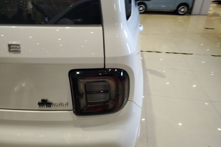 吉利银河 2023款 熊猫mini 200km 耐力熊车身外观9