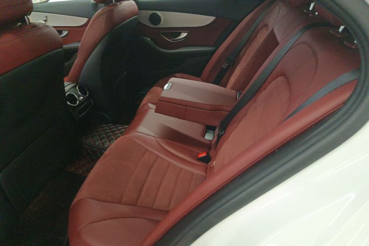 奔驰C级 2020款 C 260 运动版中控内饰21