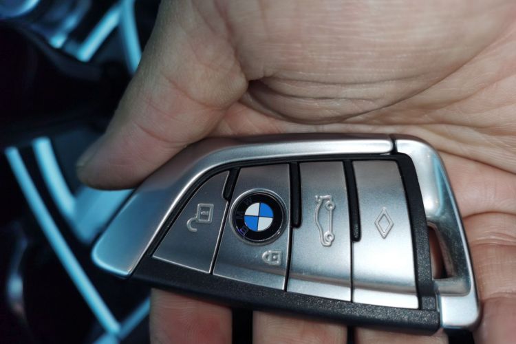 宝马7系 2019款 改款 730Li M运动套装中控内饰11