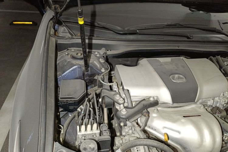 雷克萨斯ES 2015款 200 精英版局部细节9006