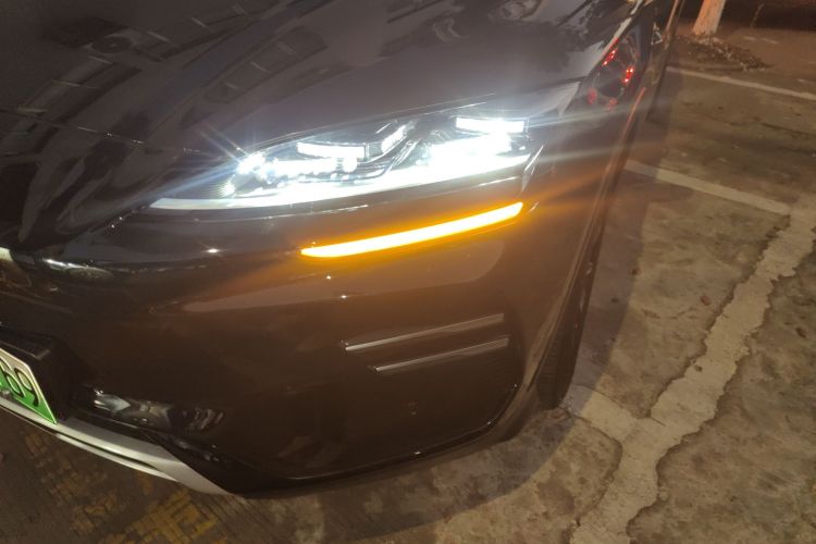 比亚迪 宋PLUS新能源 2025款 EV 智驾版 605km 旗舰型局部细节36