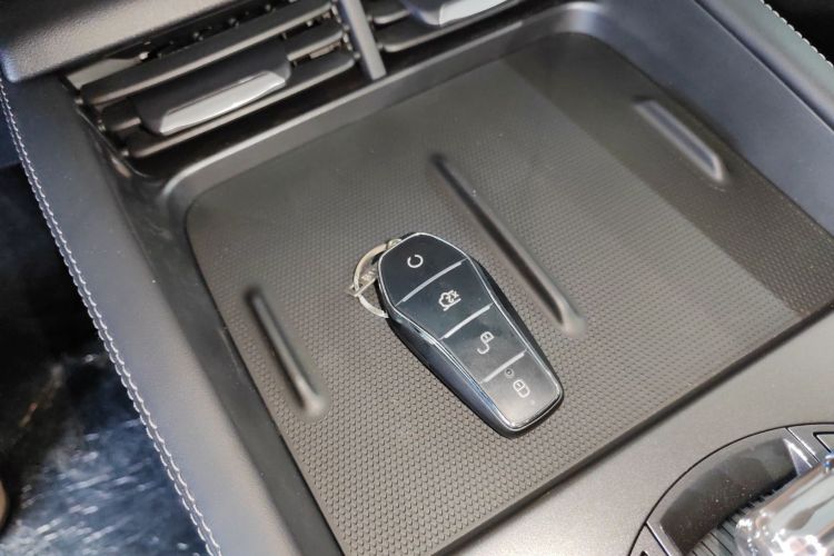 比亚迪 海豹06新能源 2024款 DM-i 120KM尊荣型中控内饰11