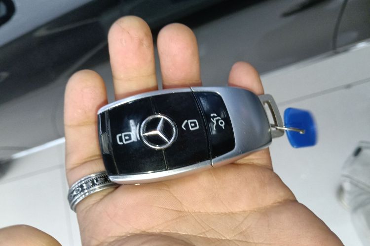 奔驰E级 2023款 E 260 L中控内饰7001