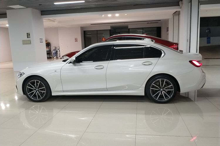 宝马3系 2022款 改款 325Li M运动套装车身外观4