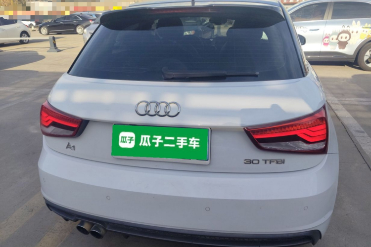 奥迪A1 2016款 30 TFSI Sportback S Line运动版车身外观6