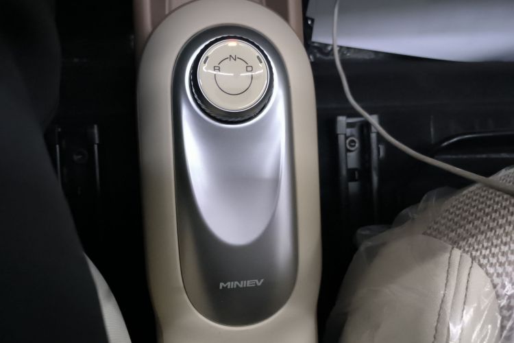 五菱汽车 宏光MINIEV 2025款 四门版 进阶款中控内饰18