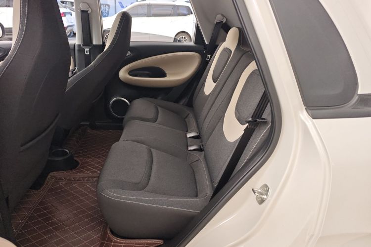 五菱汽车 五菱缤果 2023款 333km 快享款中控内饰7004