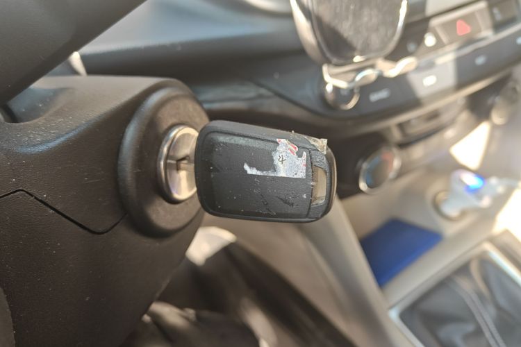 别克 英朗 2017款 15N 手动进取型中控内饰11