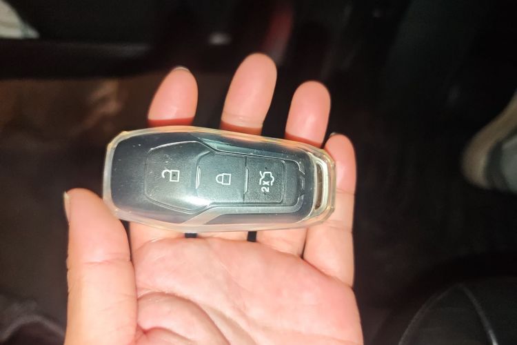 福特 蒙迪欧 2013款 2.0L GTDi200豪华型中控内饰11