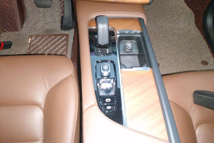 沃尔沃XC90 2021款 B5 智行豪华版 5座中控内饰18