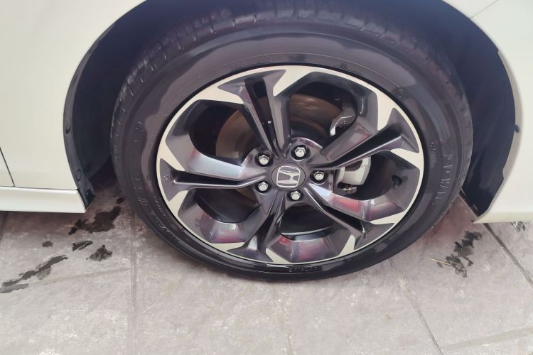 本田 思域 2022款 240TURBO CVT劲控版车身外观10