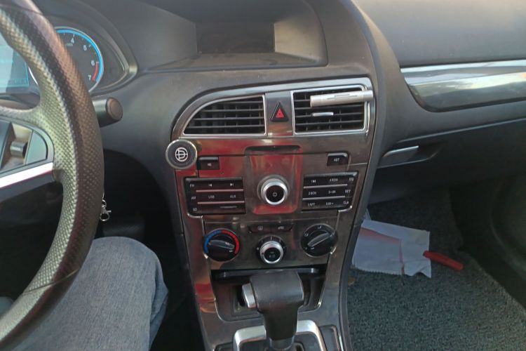 中华H530 2017款 1.6L 自动舒适型中控内饰16