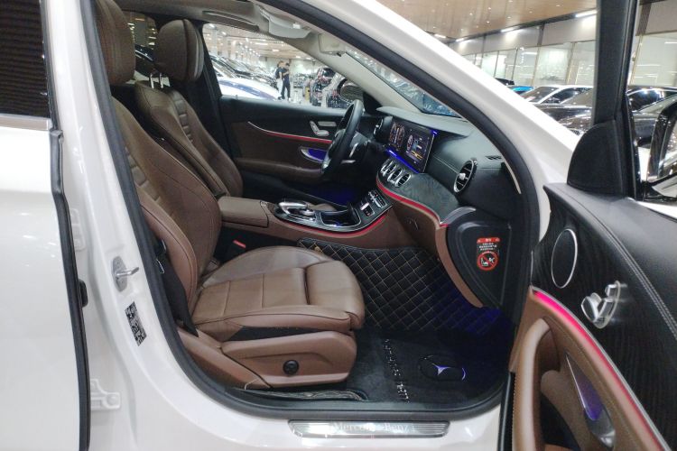 奔驰E级 2018款 E 200 L 运动型局部细节41