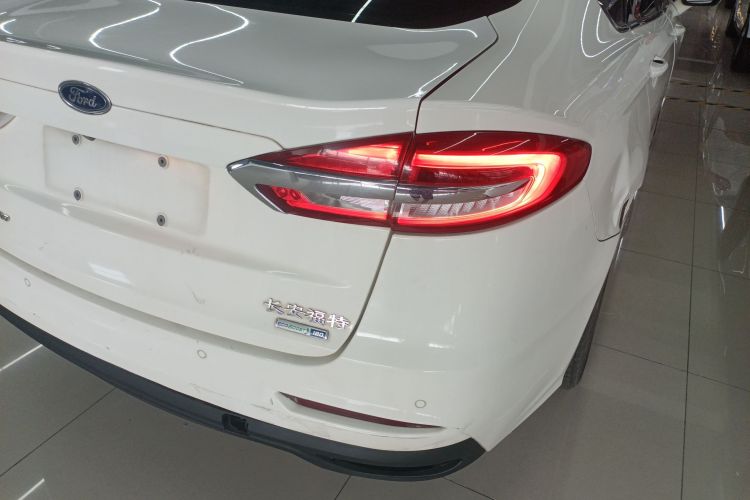 福特 蒙迪欧 2018款 EcoBoost 180 智控时尚型 国V车身外观6006