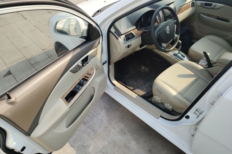 别克 凯越 2015款 1.5L 自动经典型中控内饰20