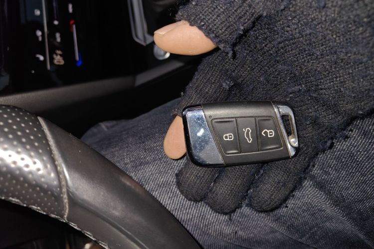 大众 迈腾 2023款 200万辆纪念版 330TSI DSG领先型中控内饰7001