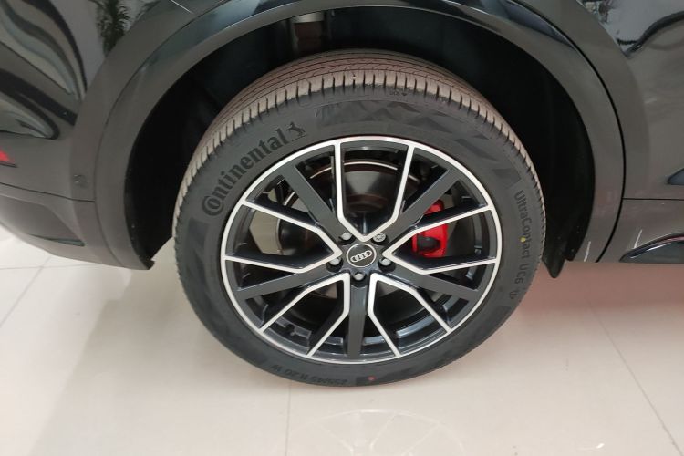 奥迪Q5L 2024款 45 TFSI 豪华动感型车身外观6008