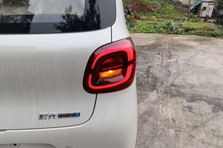 五菱汽车 宏光MINIEV 2025款 四门版 进阶款车身外观9