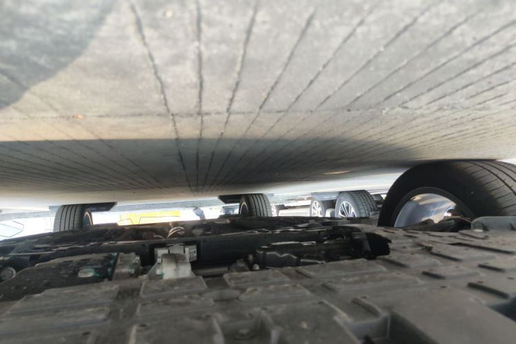 吉利汽车 帝豪 2025款 第4代 1.5L CVT尊贵型局部细节9008