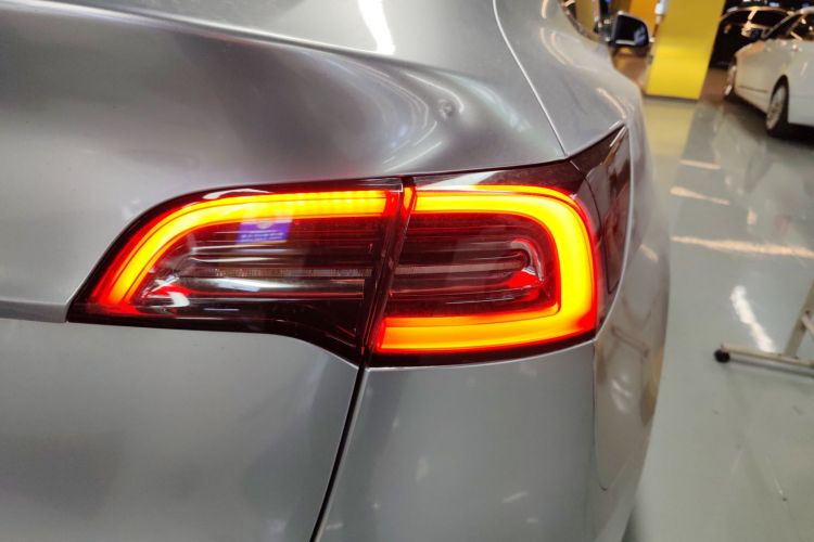 特斯拉 Model Y 2024款 后轮驱动版车身外观6006