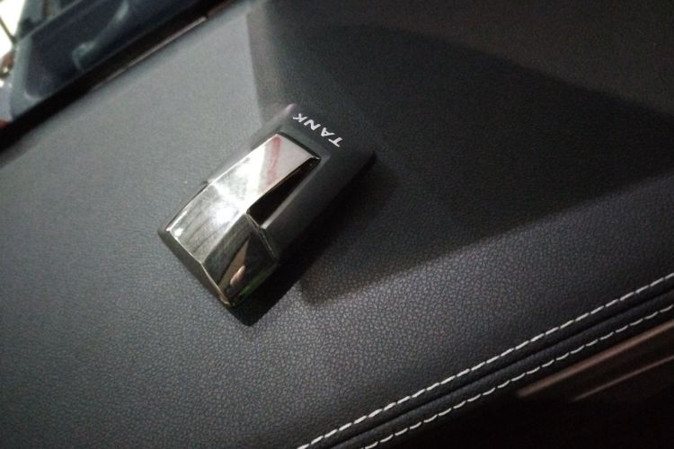 坦克300 2021款 城市版 2.0T 很有型中控内饰11