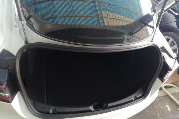 特斯拉 Model 3(进口) 2019款 长续航全轮驱动版机舱底盘23