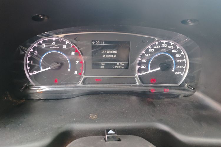 江铃 特顺 2021款 2.8T空间王普通款短轴中高顶6座柴油国VI JX493中控内饰15