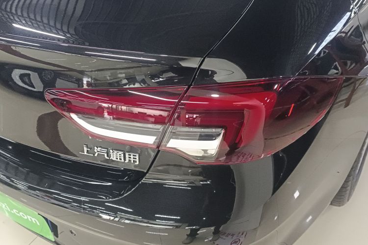 别克 君威 2024款 25T 超享版车身外观9