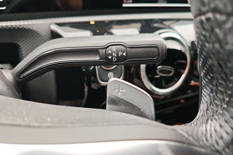 奔驰A级 2019款 A 180 L 运动轿车局部细节18