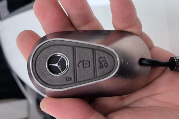 奔驰C级 2022款 改款 C 200 L 运动版中控内饰7001