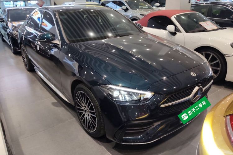奔驰C级 2024款 改款 C 260 L 运动版车身外观3