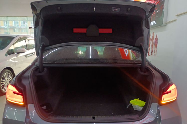 宝马5系(进口) 2021款 525i M运动套装机舱底盘23