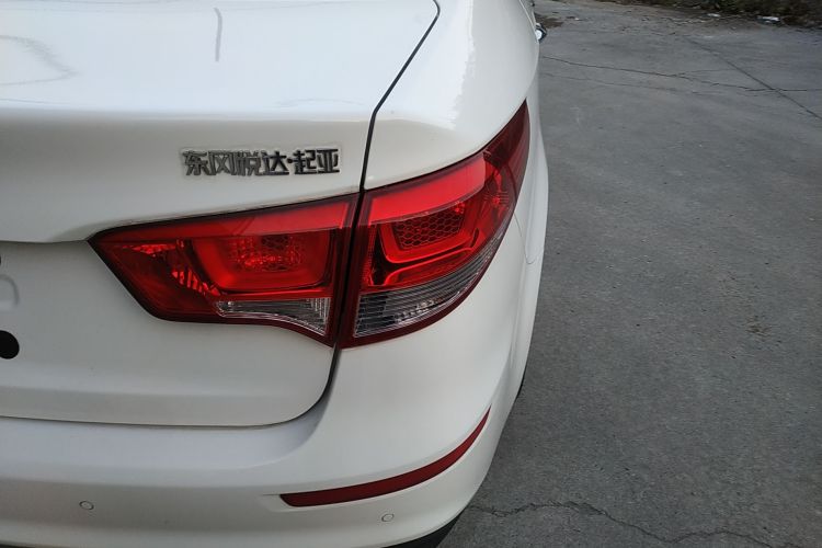 起亚K2 2015款 三厢 1.4L AT GLS车身外观6006