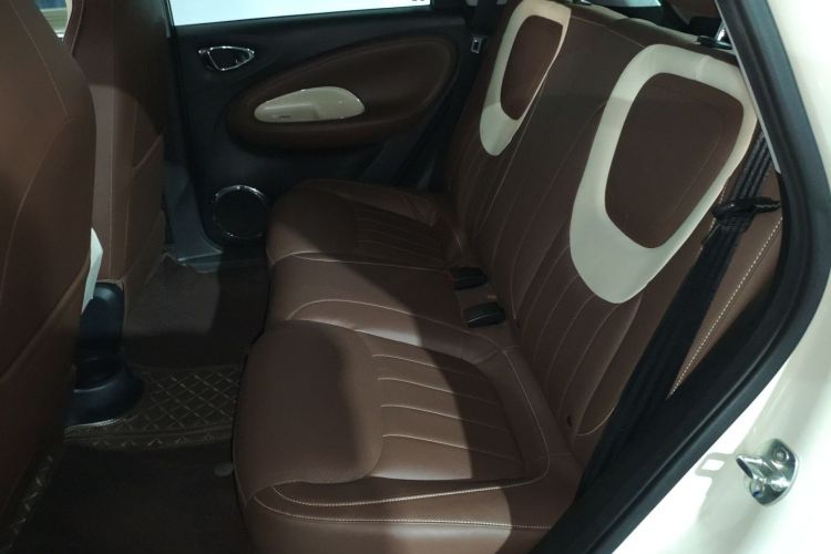 五菱汽车 五菱缤果 2023款 333km 悦享+款中控内饰7004