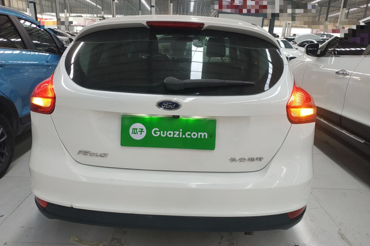 福特 福克斯 2018款 两厢经典 1.6L 自动舒适型智行版车身外观6