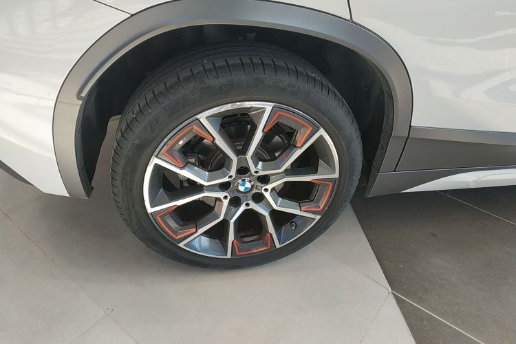 宝马X2 2021款 改款 sDrive25i 锋芒版车身外观6008