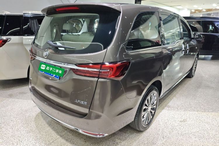 别克GL8 2023款 陆上公务舱 舒适型车身外观7