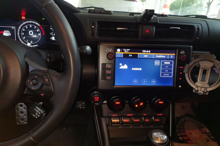 斯巴鲁BRZ 2023款 2.4L 手动10周年纪念版中控内饰16