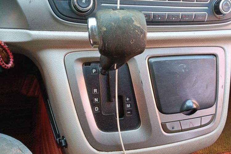 上汽大通MAXUS 大通G10 2014款 2.0T 自动精英版局部细节18