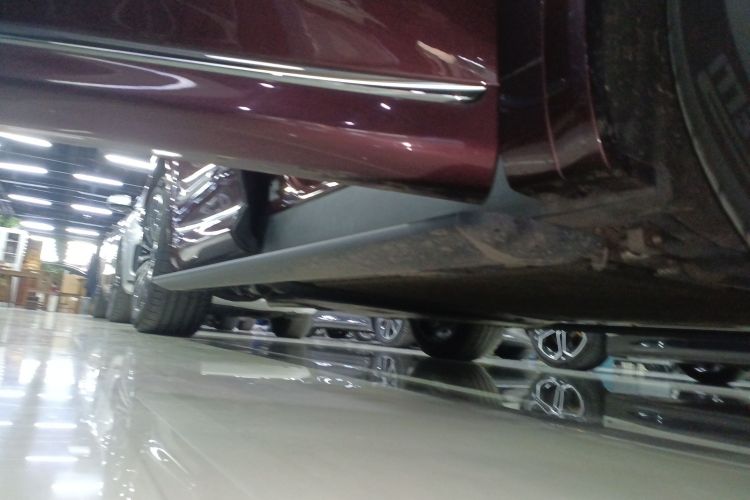 鸿蒙智行 问界M8 2025款 增程 Ultra版 53.4kWh 5座版局部细节9001